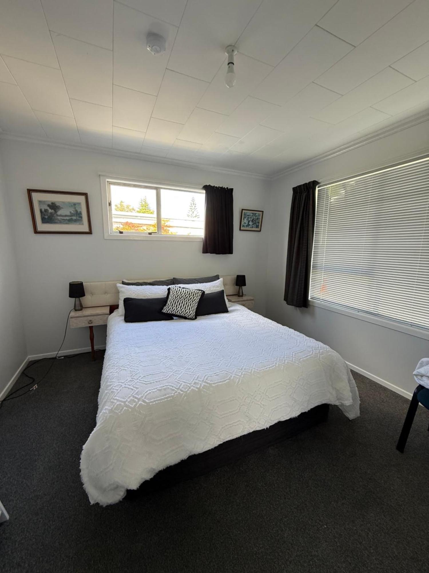 Inglewood Shared Home Bnb นิวพลีมัธ ภายนอก รูปภาพ